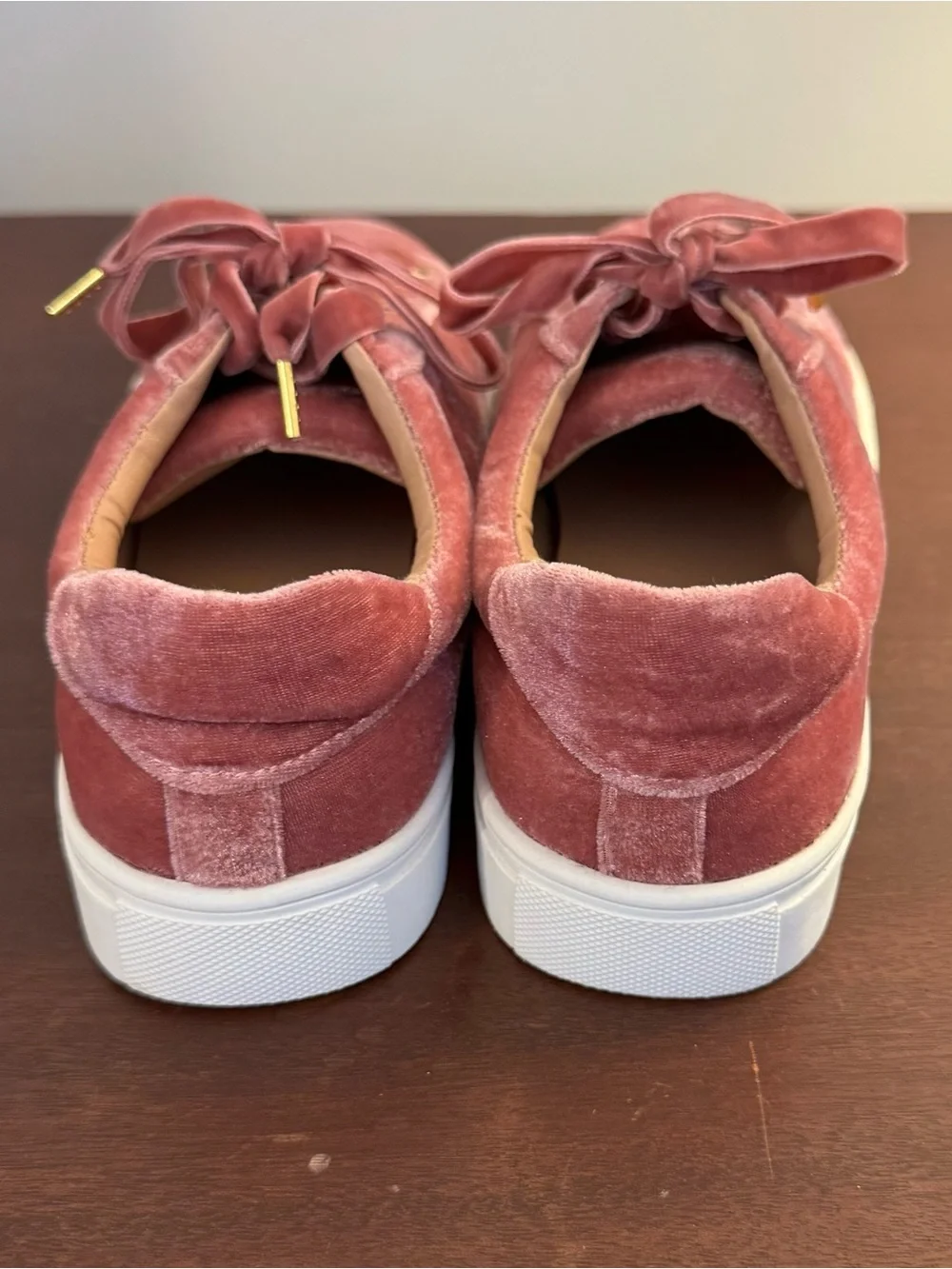 Loft Women's Velvet Lace-Up Sneakers in Rose Pink Size 7M NWOT